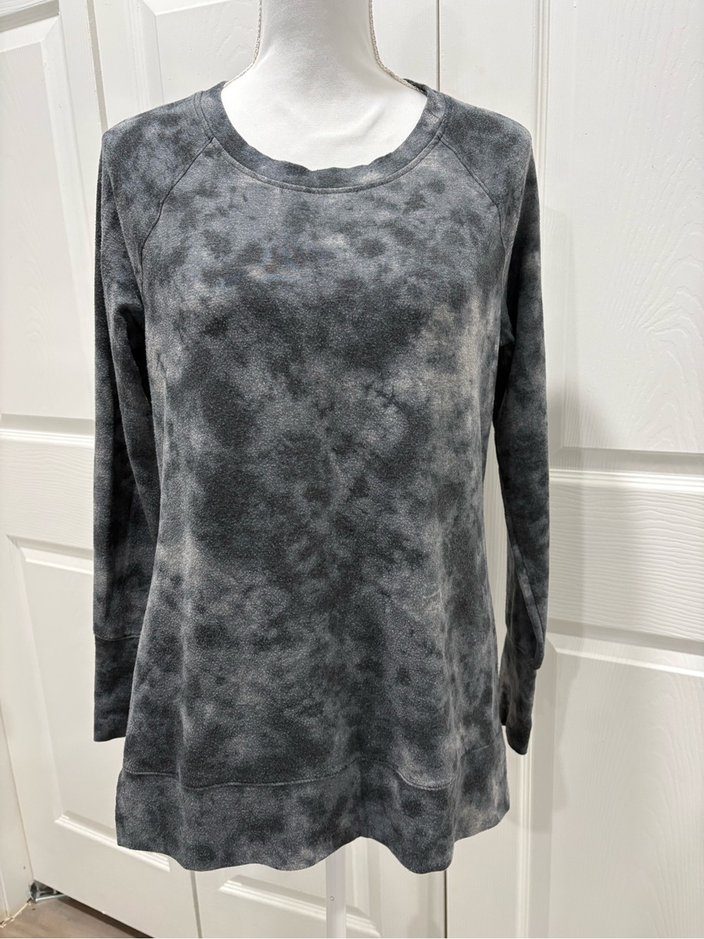 Active USA Gray Tie-Dye Washed Pullover Sweatshirt